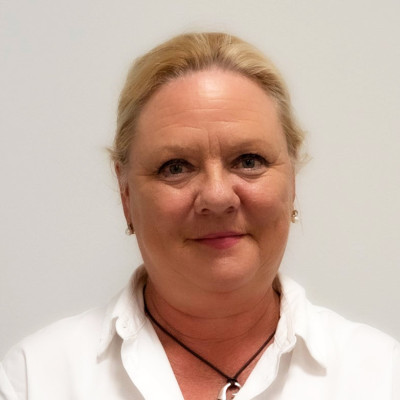 Sophia Droge, Customer Relations